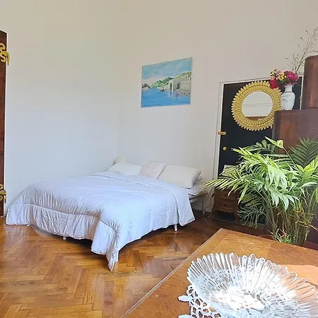 Renaissance With Terrace & Garden *