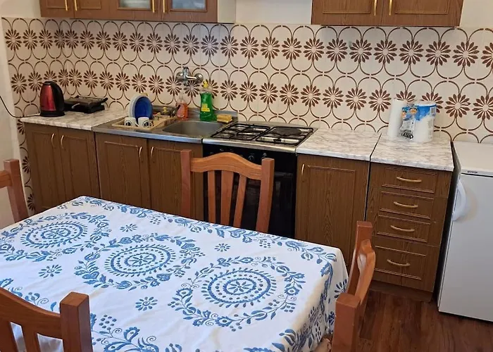 Renaissance With Terrace & Garden Apartment *