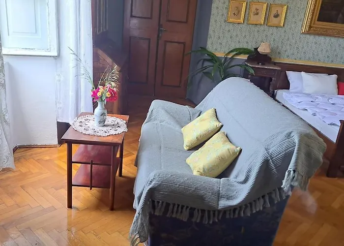 Renaissance With Terrace & Garden *